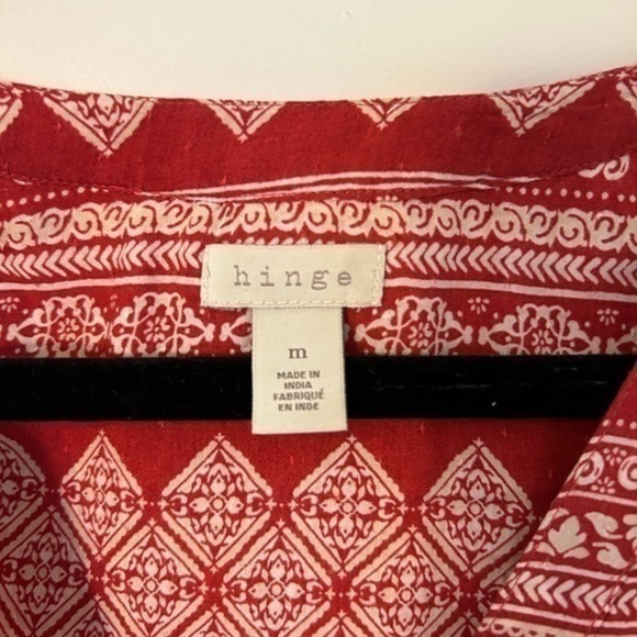 Hinge red patterned top - Picture 2 of 3